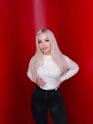 Аня Озорница